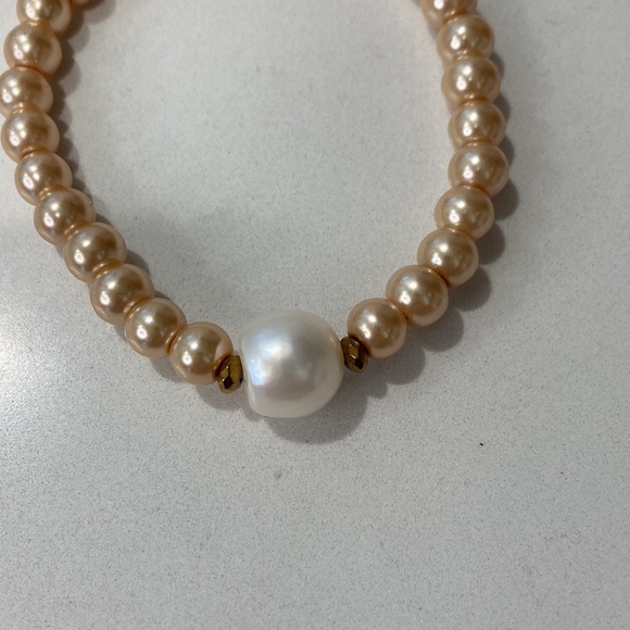Apple 🍎 cider & whip Cream Bracelet - Fresh water pearl - Picture 2 of 6